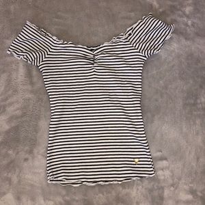 Guess off the shoulder tee